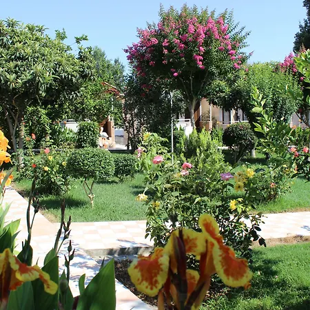 Hulusi Hotel Side
