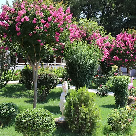 Hulusi Hotel
